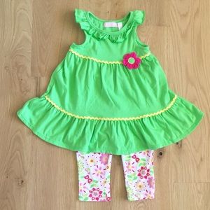 Green Tunic w/ ric-rac& Floral Capris💚🌸